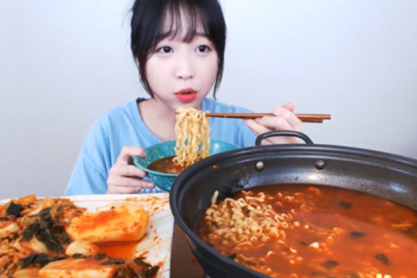 "KPop hit" photo/Tzuyang